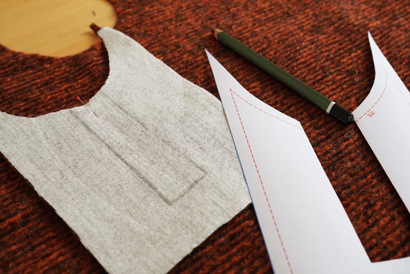 Střih a návod na dámské teplé pončo s límcem