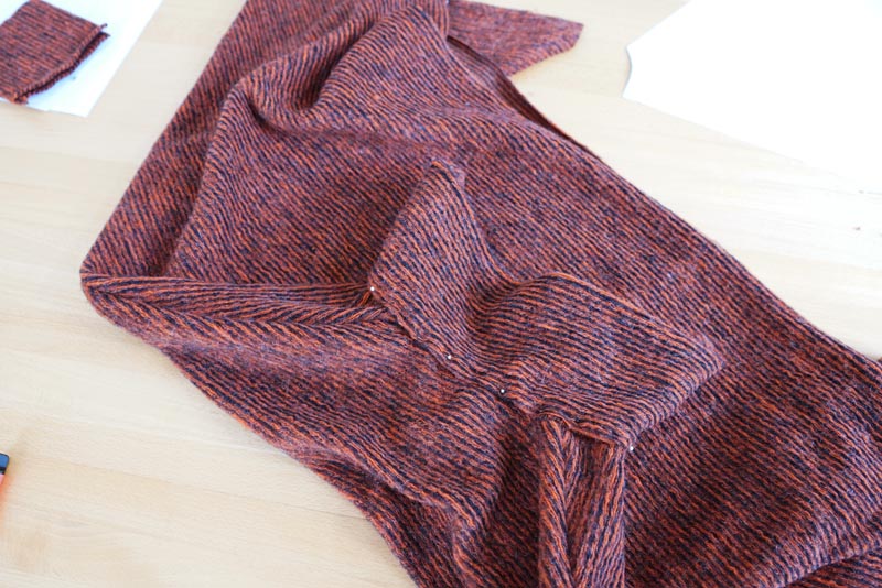 Střih a návod na dámské teplé pončo s límcem