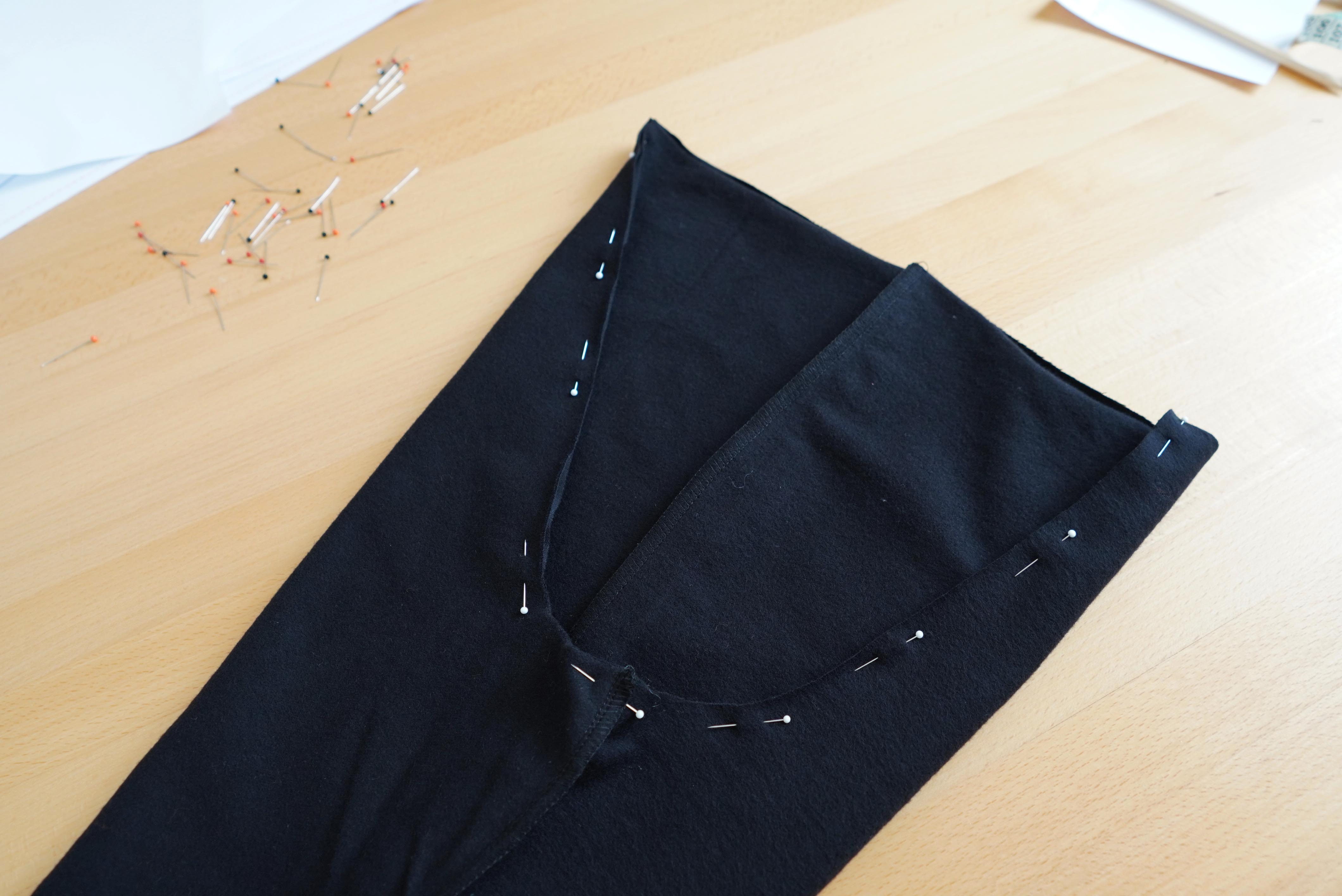 Střih na jednoduché elastické zvonáče s vysokým pasem a návod na šití zdarma