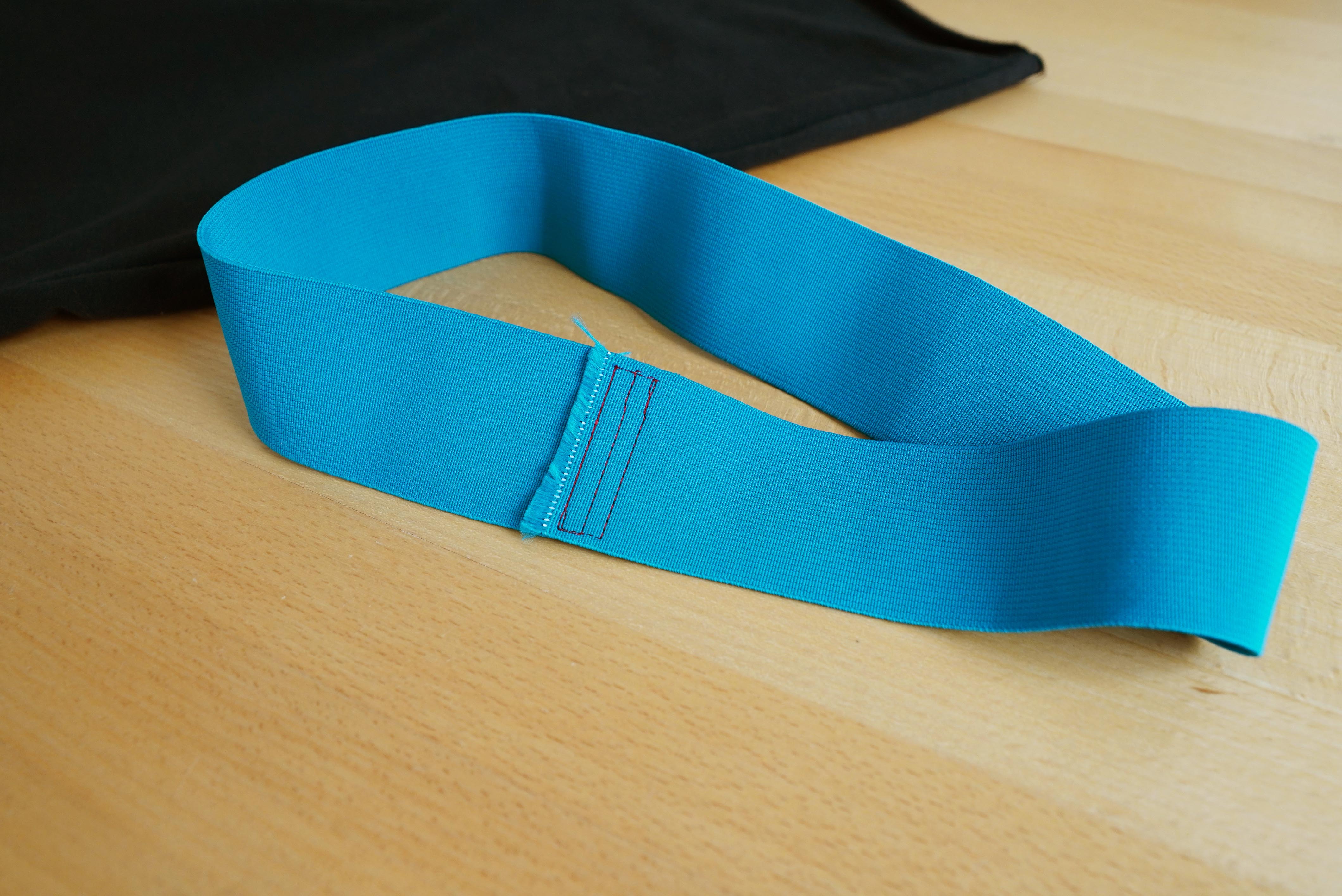 Střih na jednoduché elastické zvonáče s vysokým pasem a návod na šití zdarma