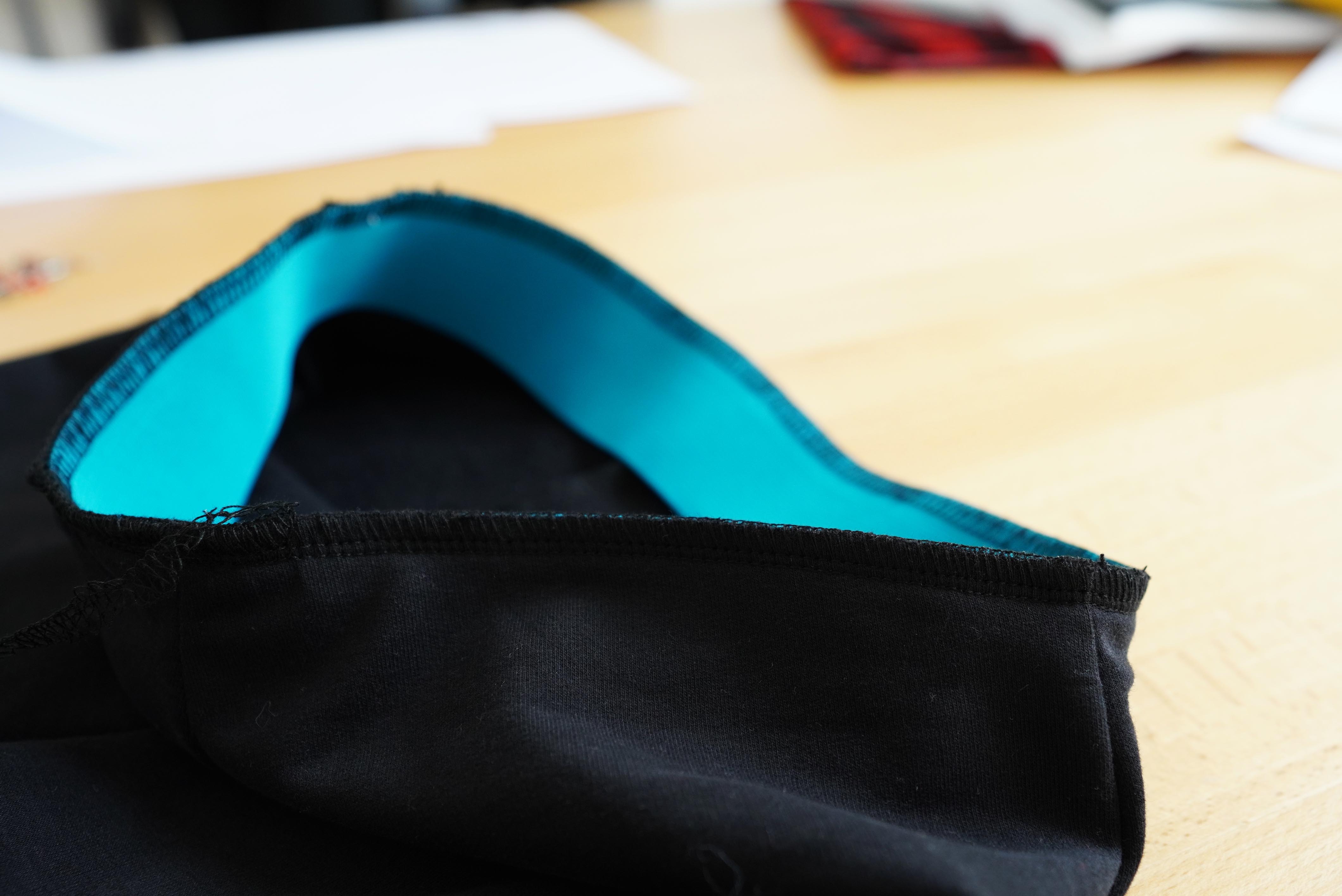 Střih na jednoduché elastické zvonáče s vysokým pasem a návod na šití zdarma