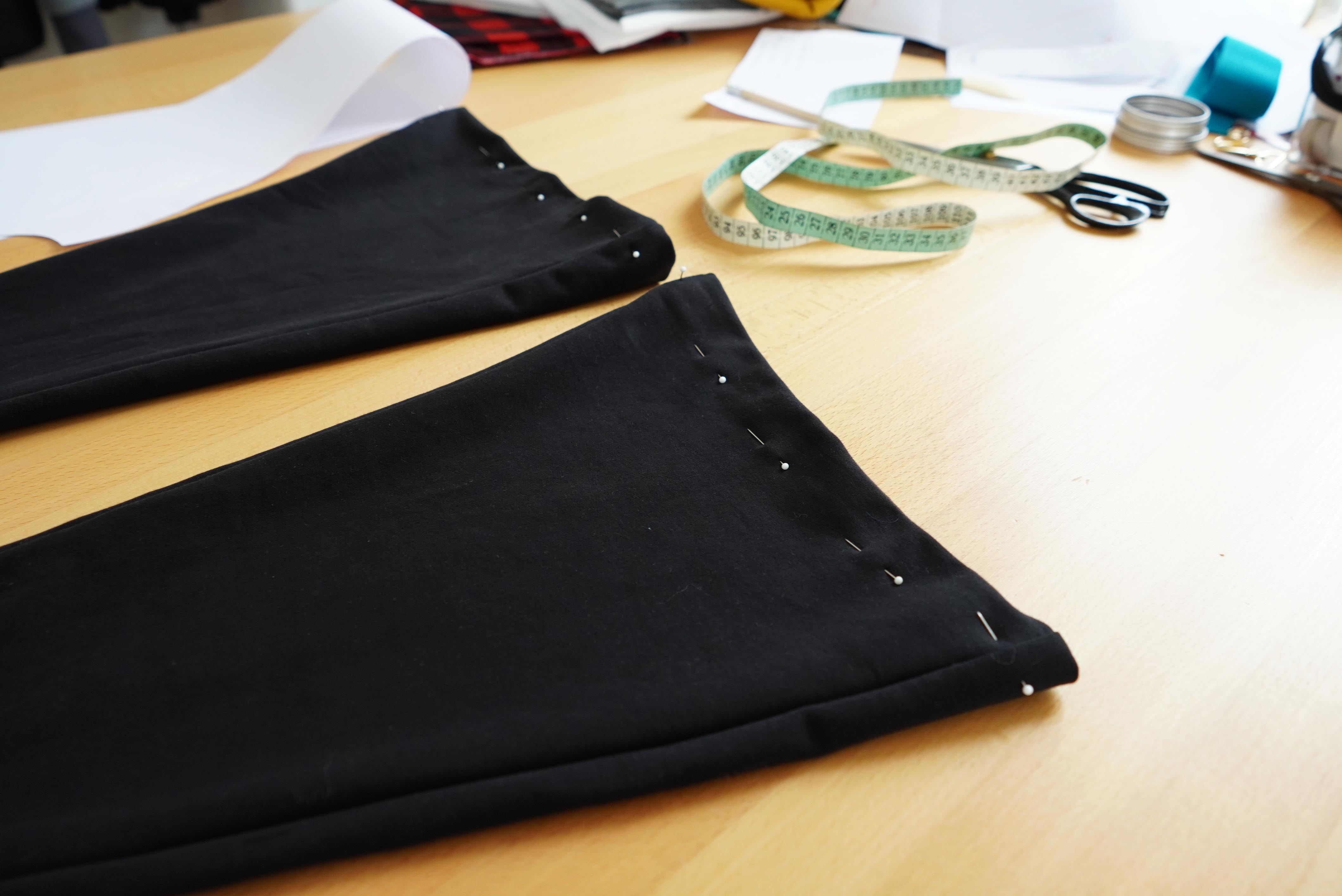 Střih na jednoduché elastické zvonáče s vysokým pasem a návod na šití zdarma