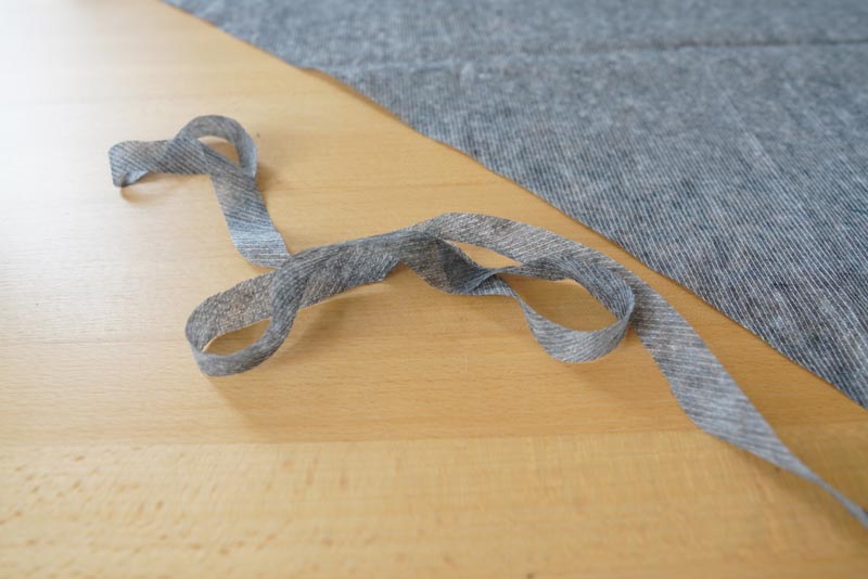 Střih a návod jak ušít dámské podzimní manšestrové šaty bez rukávů - střihová příprava a vyztužení dílů