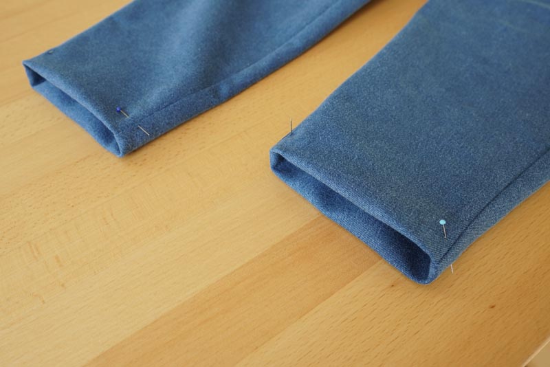 Návod na šití kalhot s pružným pasem a nařasením (+ dětský a dámský střih) - zakončení lemu nohavic