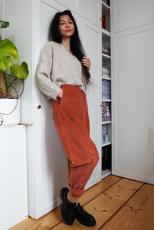 Jak ušít dámské nebo dětské balónové kalhoty se sedlem a pasem do gumy