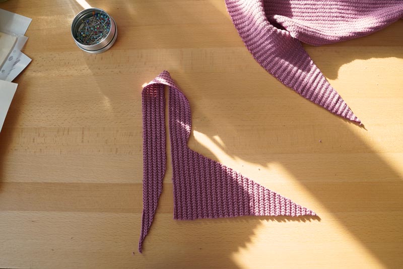 Jak šít z klasické svetroviny s většími oky, která vypadá jako ručně pletená