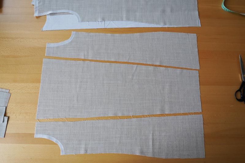 Jak ušít jednoduchou dámskou vrchní košili, podrobný návod na šití krok za krokem zdarma + střih v dámských velikostech 32-60. Podžehlení dílů