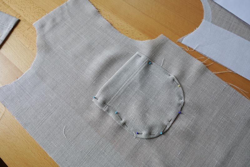 Jak ušít jednoduchou dámskou vrchní košili, podrobný návod na šití krok za krokem zdarma + střih v dámských velikostech 32-60. Šití kapes