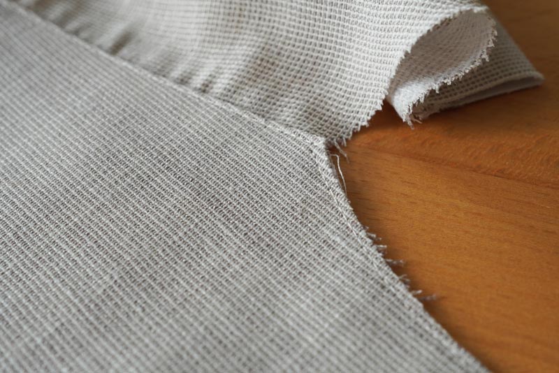 Jak ušít jednoduchou dámskou vrchní košili, podrobný návod na šití krok za krokem zdarma + střih v dámských velikostech 32-60. Límec