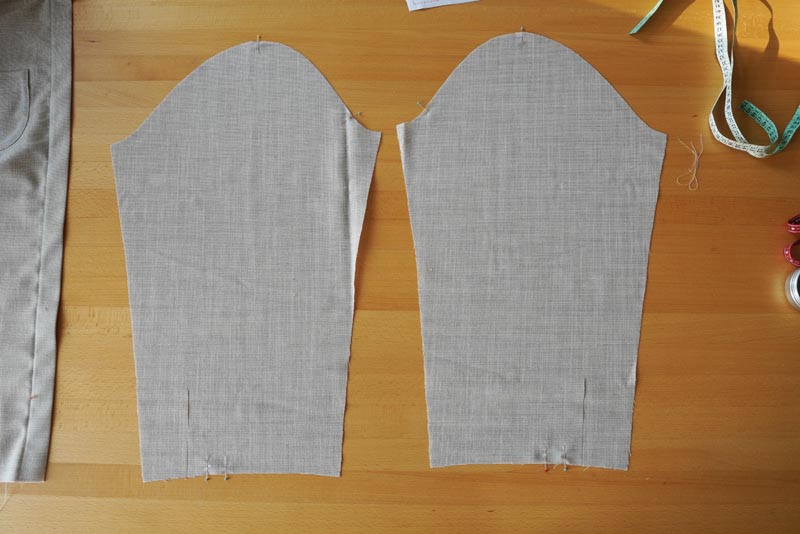 Jak ušít jednoduchou dámskou vrchní košili, podrobný návod na šití krok za krokem zdarma + střih v dámských velikostech 32-60. Záševky v rukávu