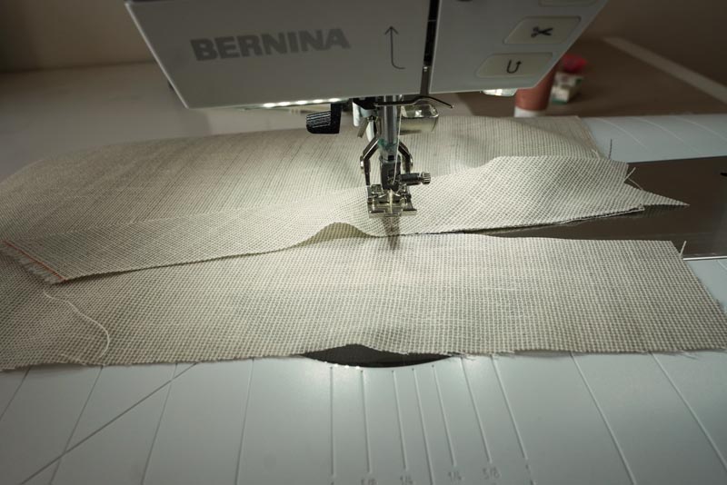 Jak ušít jednoduchou dámskou vrchní košili, podrobný návod na šití krok za krokem zdarma + střih v dámských velikostech 32-60. Rozparek rukávu