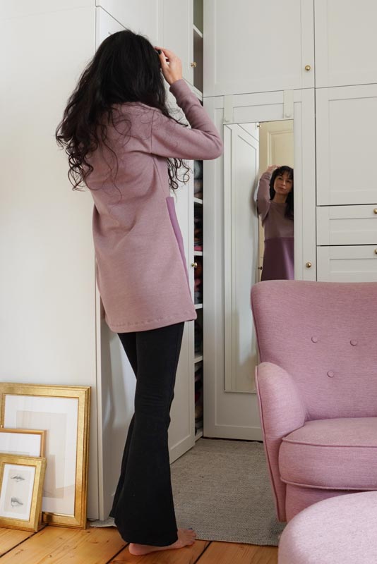 Střih a podrobný návod jak ušít pohodlné dámské mikinové šaty