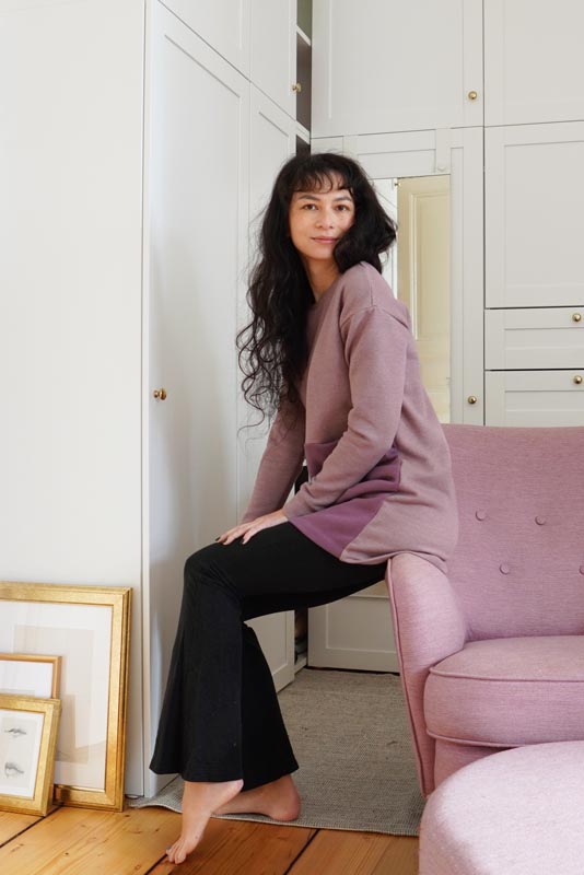 Střih a podrobný návod jak ušít pohodlné dámské mikinové šaty