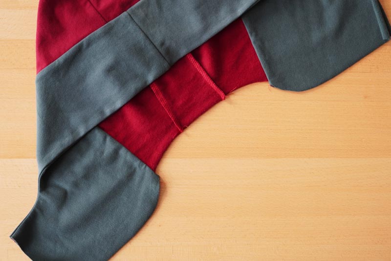 Jak ušít dámské šaty - kapuce