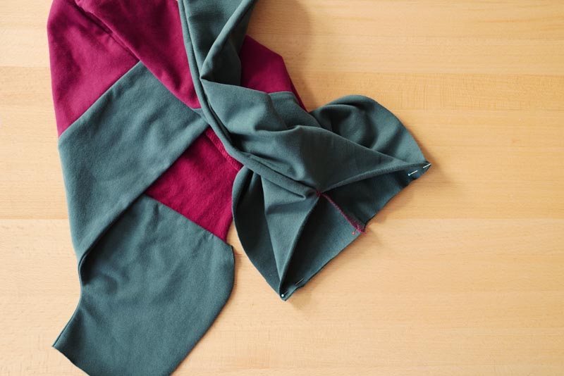 Jak ušít dámské šaty - vázanka (šála)