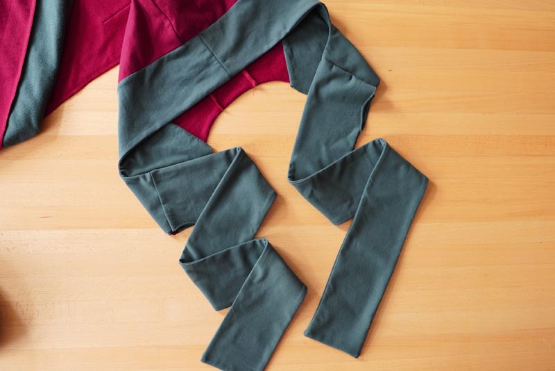 Jak ušít dámské šaty - vázanka (šála)