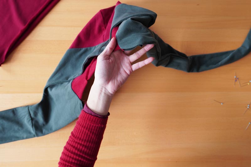 Jak ušít dámské šaty - vázanka (šála)