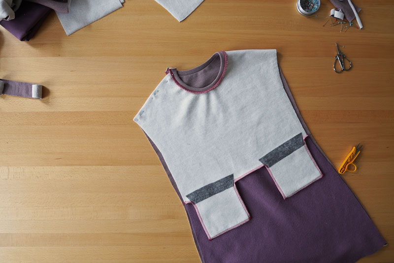 Podrobný návod jak ušít pohodlné dámské mikinové šaty - levý ramenní šev