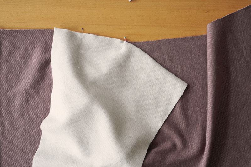 Podrobný návod jak ušít pohodlné dámské mikinové šaty - našití rukávů