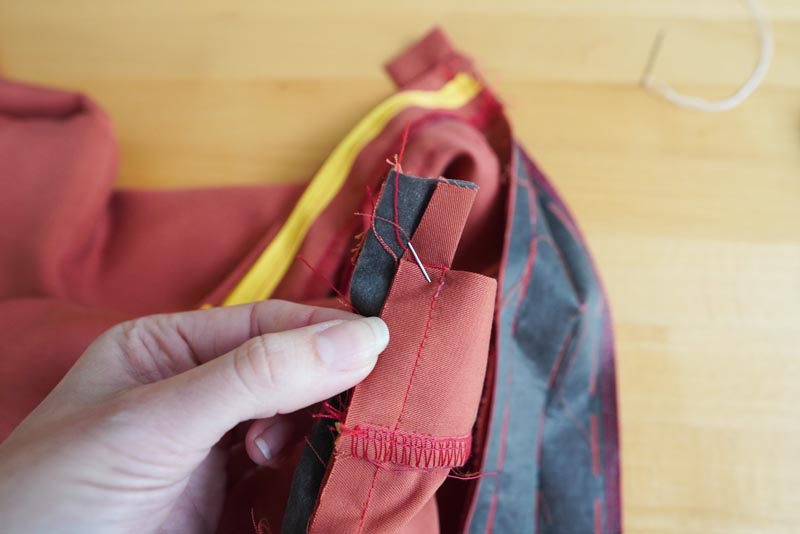 Jak ušít dámské volné kalhoty - pasový límec