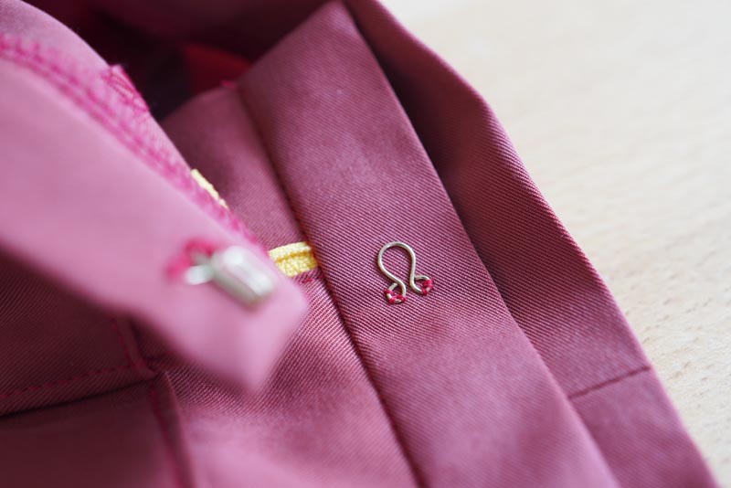 Jak ušít dámské volné kalhoty - kalhotové zapínání