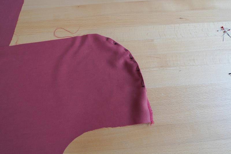 Jak ušít dámské volné kalhoty - zadní nakládané kapsy