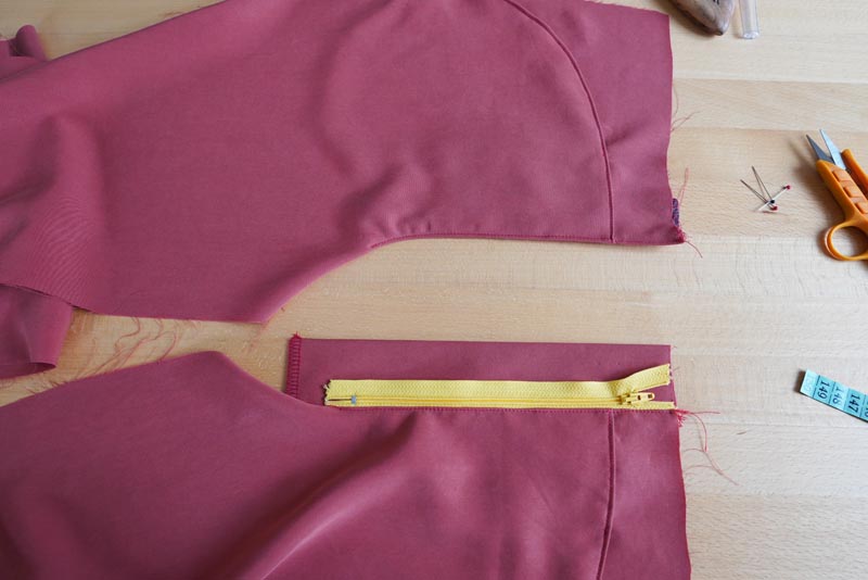 Jak ušít dámské volné kalhoty - rozparek na zip / poklopec