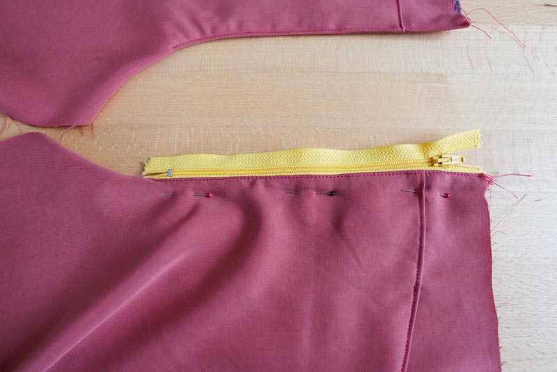 Jak ušít dámské volné kalhoty - rozparek na zip / poklopec