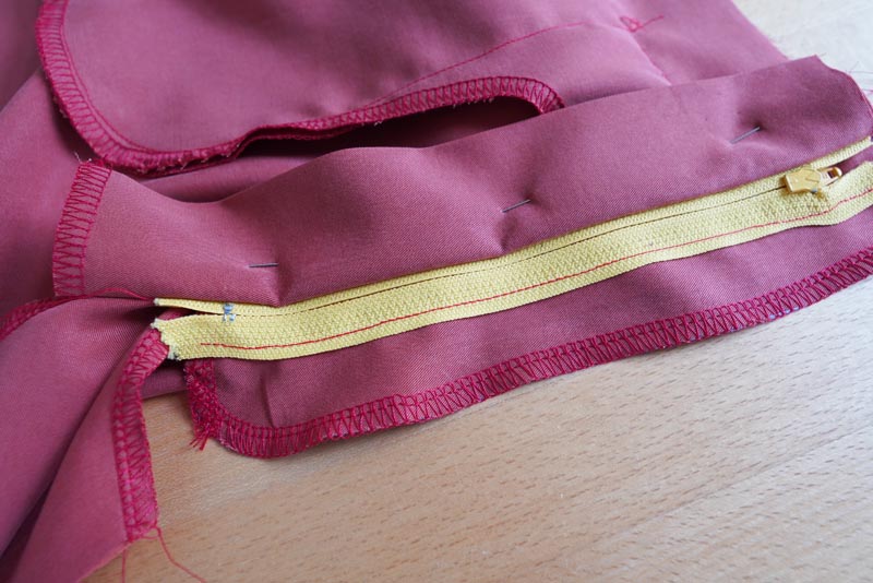 Jak ušít dámské volné kalhoty - rozparek na zip / poklopec