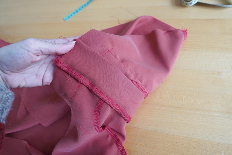 Jak ušít dámské volné kalhoty - rozparek na zip / poklopec