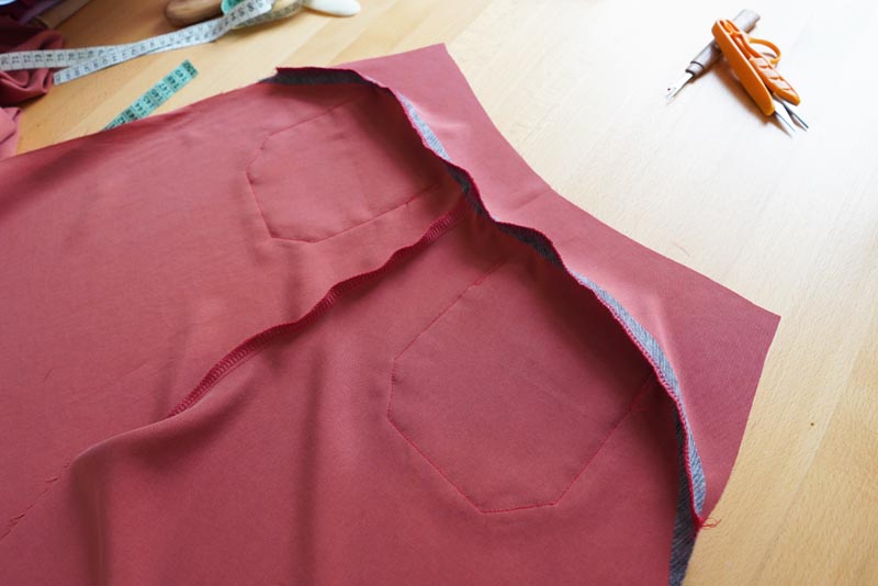 Jak ušít dámské volné kalhoty - zadní sedlo