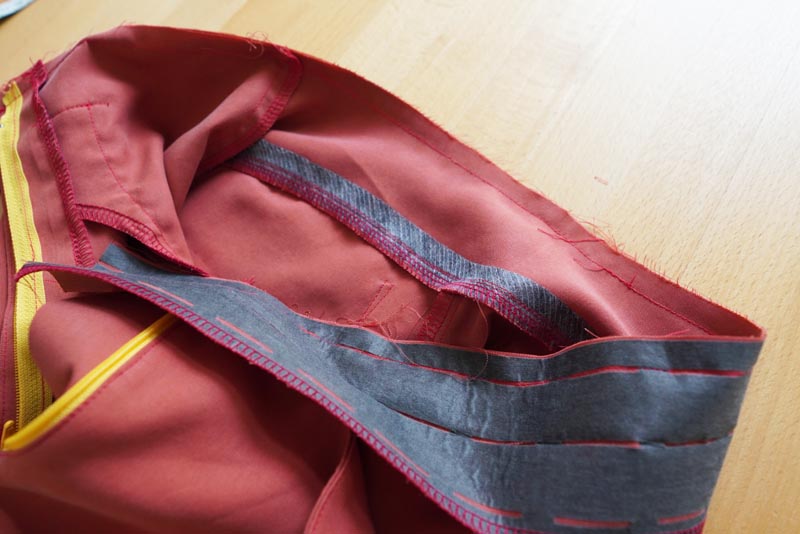 Jak ušít dámské volné kalhoty - pasový límec