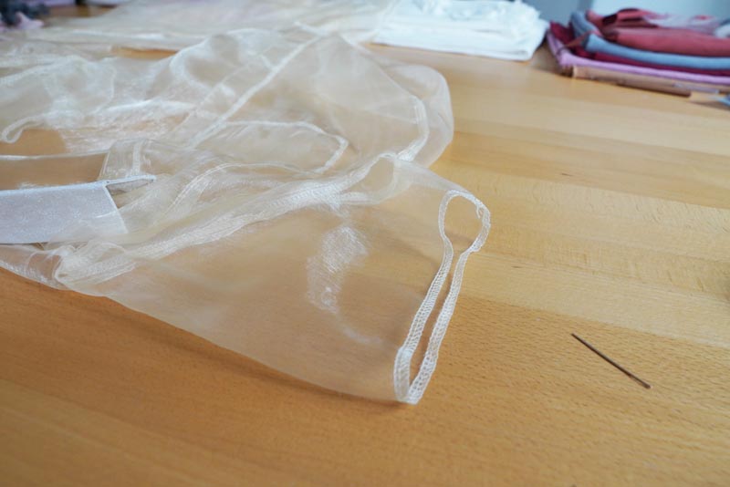 Střih na dámskou košili s klasickým límcem a krátkým rukávem + návod jak ušít košili - lemy