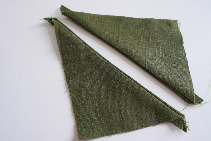 Střih a návod jak ušít dámské lněné šaty se špagetovými ramínky a odhalenými zády - zadní díly