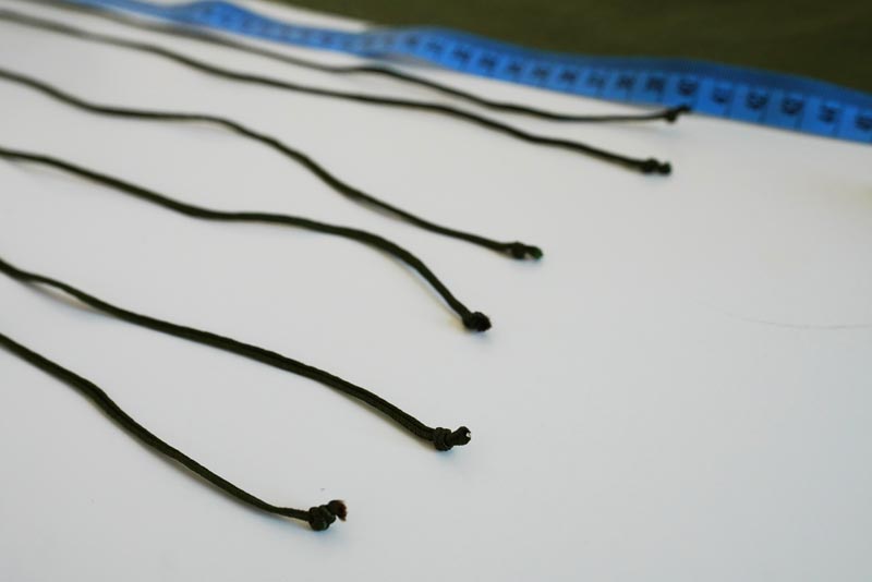 Střih a návod jak ušít dámské lněné šaty se špagetovými ramínky a odhalenými zády - špagetová ramínka