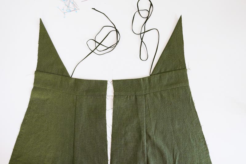 Sewing pattern for women's linen dress with spaghetti straps and exposed back LINEN - assemnbling the back piece