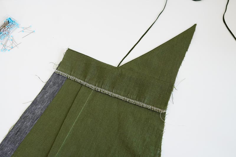 Sewing pattern for women's linen dress with spaghetti straps and exposed back LINEN - assemnbling the back piece