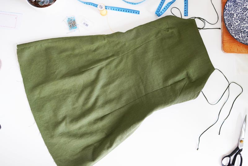 Sewing pattern for women's linen dress with spaghetti straps and exposed back LINEN - completing the dress