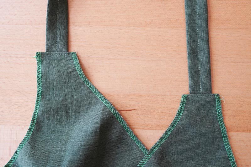 Návod jak ušít dámskou podprsenku - ramínka