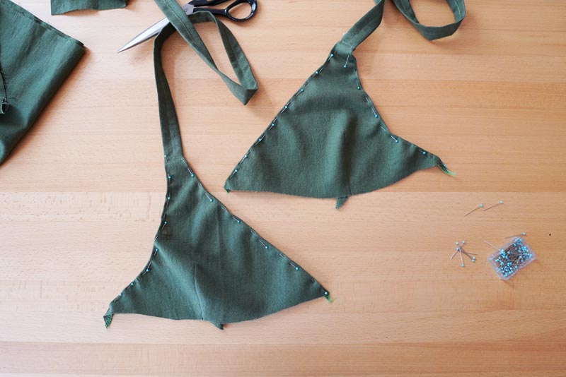 Návod jak ušít dámskou podprsenku - zapravení krajů