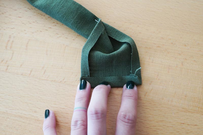 Návod jak ušít dámskou podprsenku - spodní lem