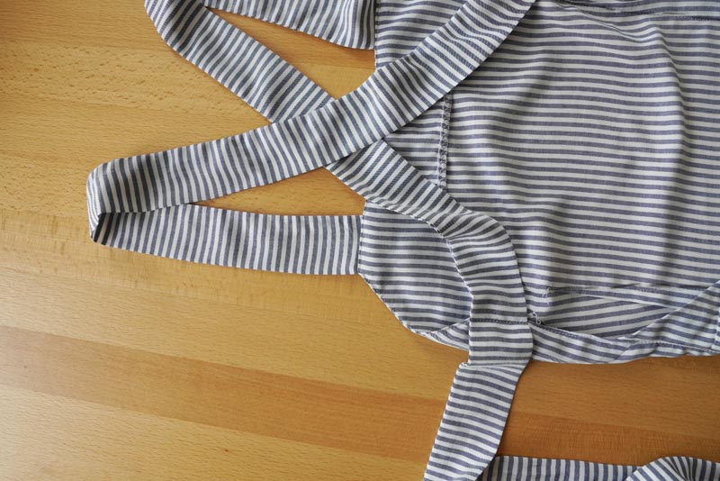 Střih a návod jak ušít dámské dlouhé šaty s rozparkem a širokými ramínky - ramínka