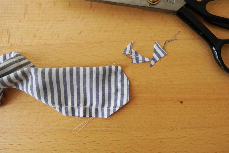 Střih a návod jak ušít dámské dlouhé šaty s rozparkem a širokými ramínky - ramínka