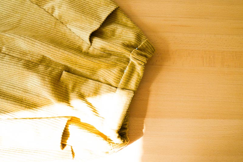 Jak ušít dámskou manšestrovou sukni (všití pásku do sukně)