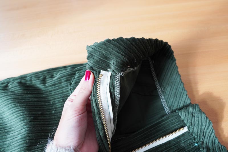 Detailní návod jak ušít manšestrové kalhoty - pásek
