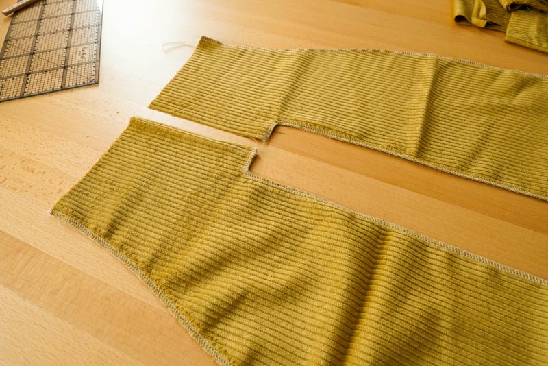 Jak ušít manšestrovou sukni + dámský střih (příprava předních dílů)