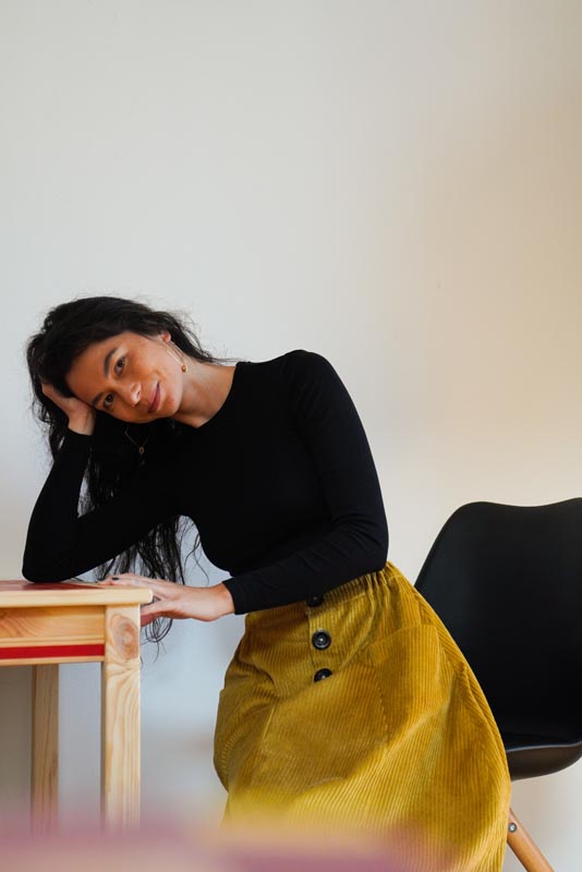 Střih na dámskou manšestrovou sukni s kapsami (velikosti 32–60)