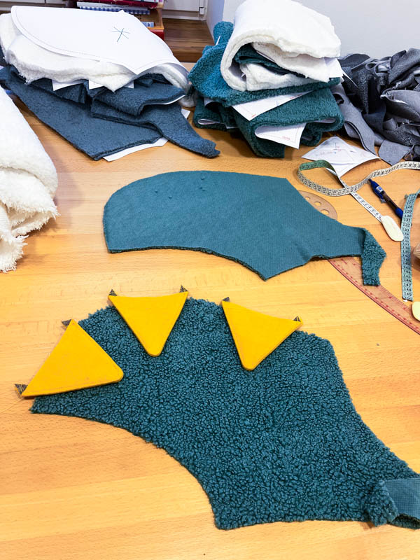 Střih a návod jak ušít chlupatou mikinu s kapucí - kapuce