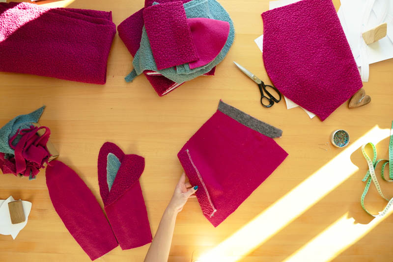 Střih a návod jak ušít chlupatou mikinu s kapucí - kapsa