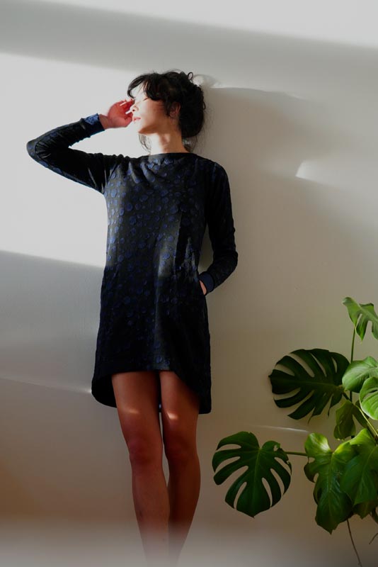 Střih a návod jak ušít dámské volné šaty s kapsami